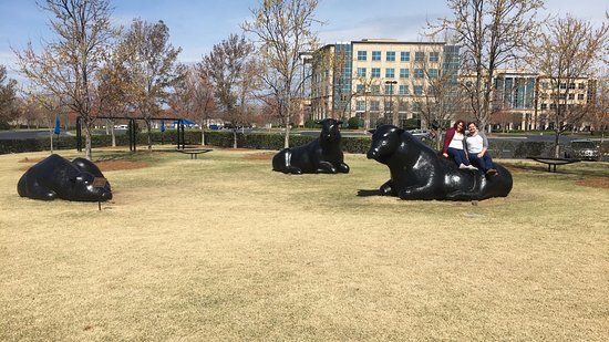 Reclining Bulls Statue