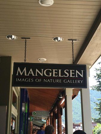 Images of Nature by Thomas Mangelsen